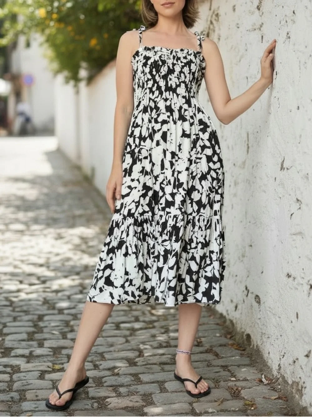 Kate Spade Black and White Crepe Floral Smocked Midi Dress Tiered Strappy Sz 10